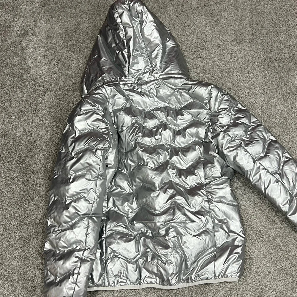 Time and Tru Women's Silver Puffer Jacket - Picture 2 of 4